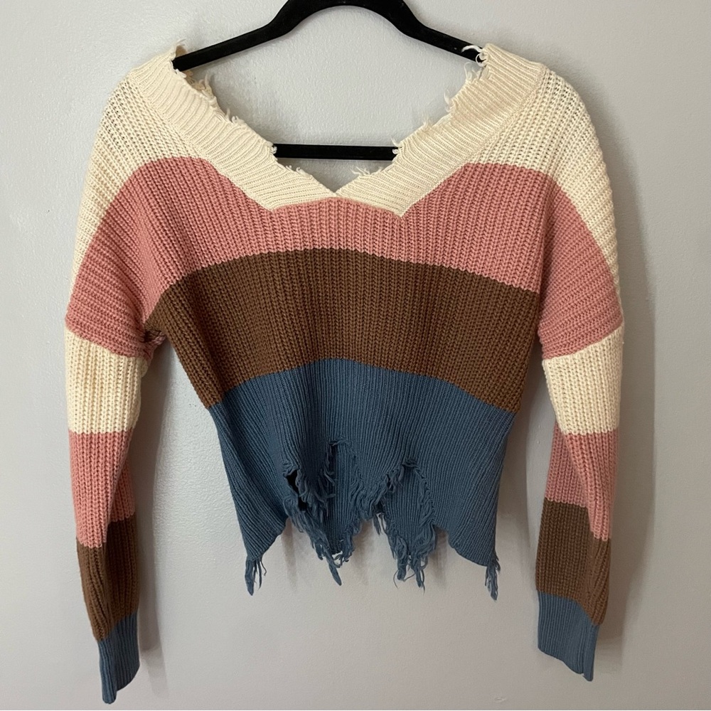 Colorful stripped Edgy Distressed/Rip/Raw Knit Sweater Size M Long Sleeve